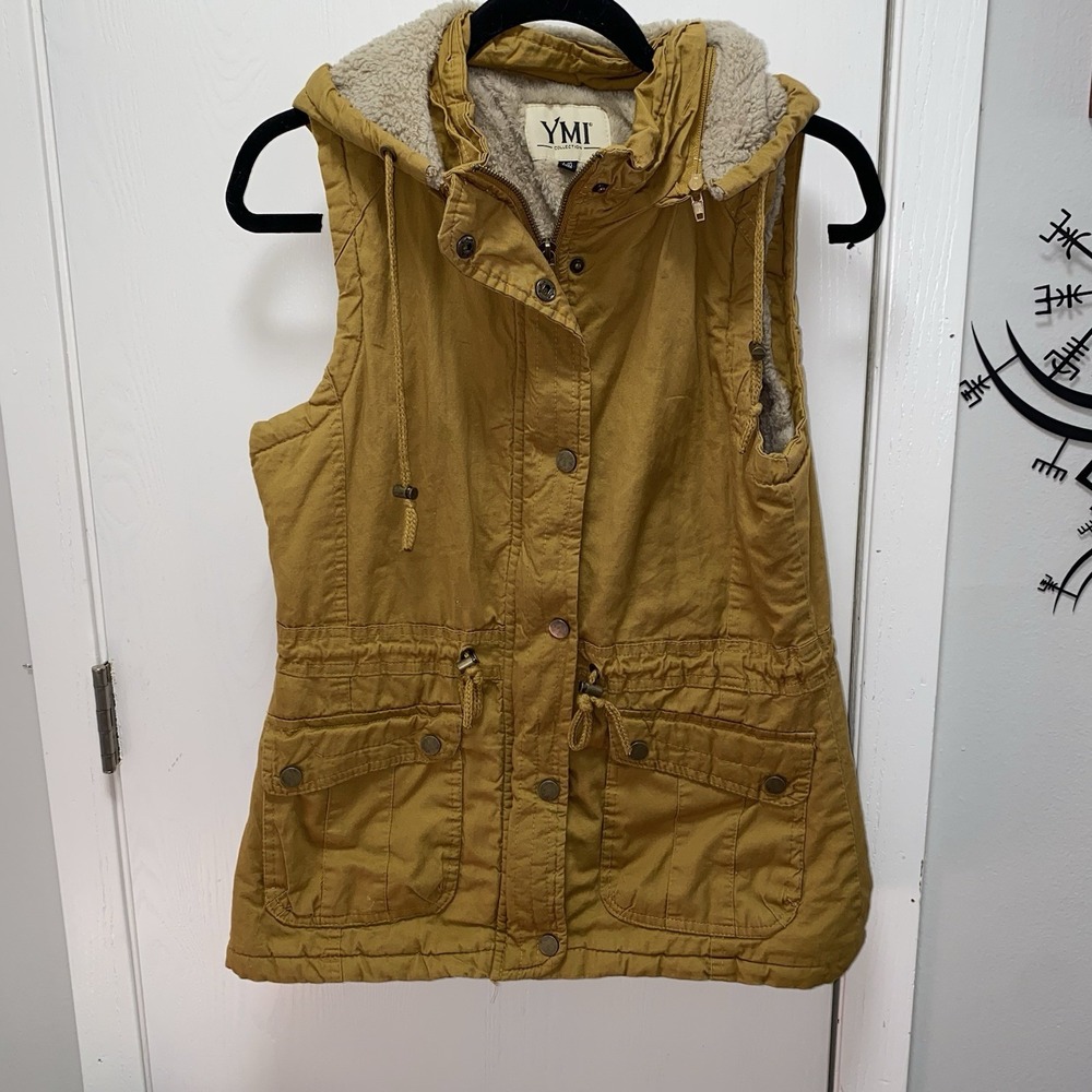 YMI Mustard Faux Fur‎ Lined Cinched Waist Hooded Vest Large Women's Snap Front